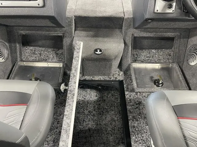 Slide: The Image of Tracker Pro Guide V-175 WT 2025 - 29