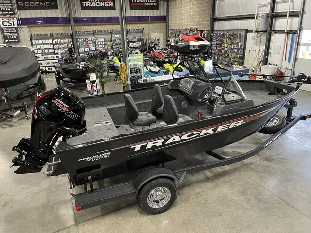 Slide: The Image of Tracker Pro Guide V-175 WT 2025 - 3