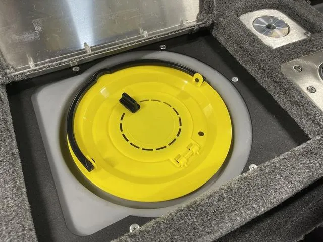 Slide: The Image of Tracker Pro Guide V-175 WT 2025 - 39