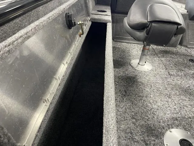 Slide: The Image of Tracker Pro Guide V-175 WT 2025 - 41