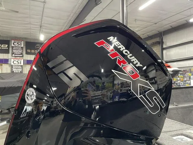 Slide: The Image of Tracker Pro Guide V-175 WT 2025 - 5