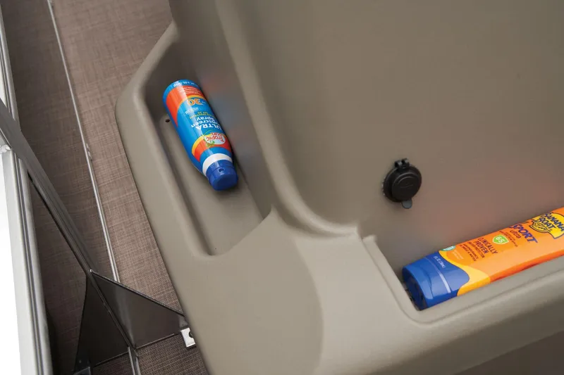 Slide: The Image of Sun Tracker Party Barge 16 DLX 2025 - 32