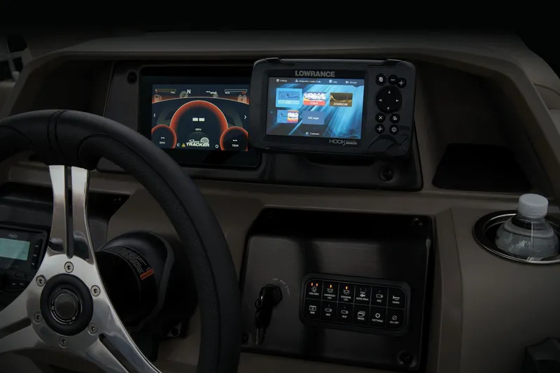 Slide: The Image of Sun Tracker SportFish 20 DLX 2025 - 61