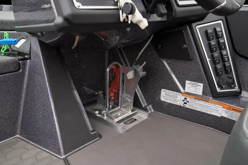 Slide: The Image of Ranger Z519R 2025 - 43