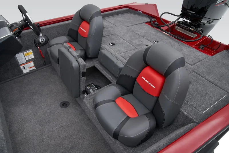 Slide: The Image of Tracker Pro Team 195 Tournament Edition 2025 - 30