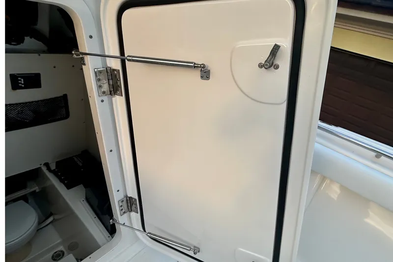 Slide: The Image of Pursuit C 340 Center Console 2008 - 20