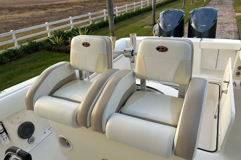 Slide: The Image of Pursuit C 340 Center Console 2008 - 19