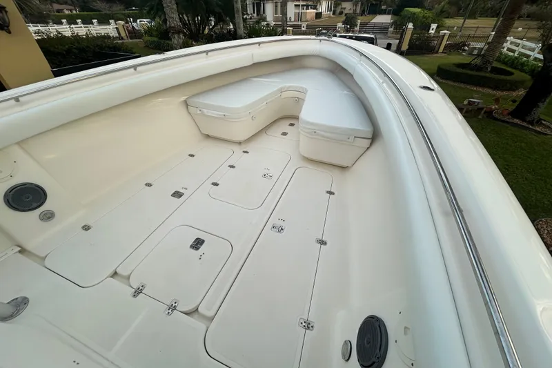Slide: The Image of Pursuit C 340 Center Console 2008 - 17