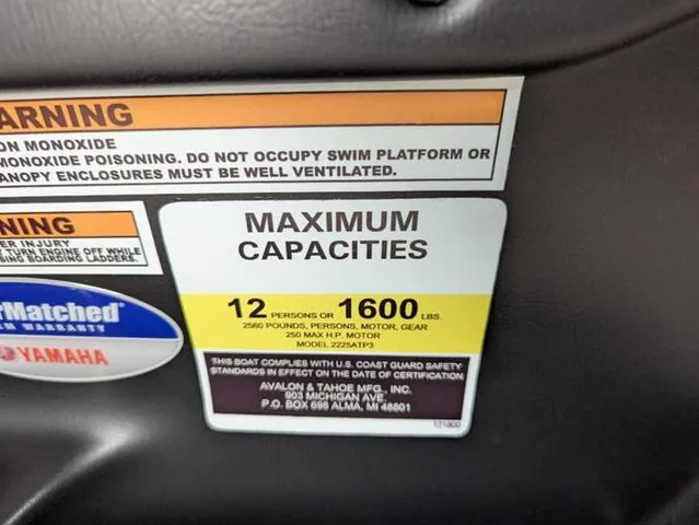 Slide: The Image of Warning label on Avalon Catalina Quad Lounger 23 FT, 2025, showing maximum capacities and safety information. - 31