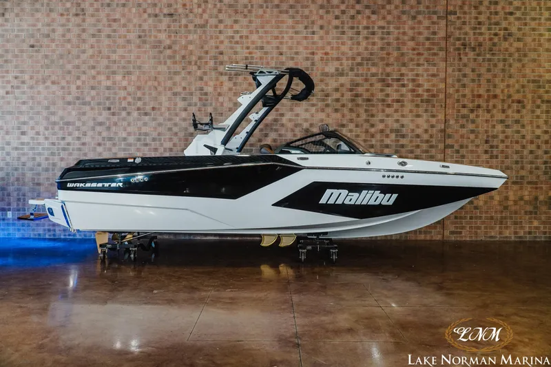 The Image of Malibu Wakesetter 22 MXZ 2025 - 1