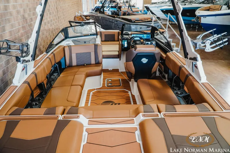 Slide: The Image of Malibu Wakesetter 22 MXZ 2025 - 11