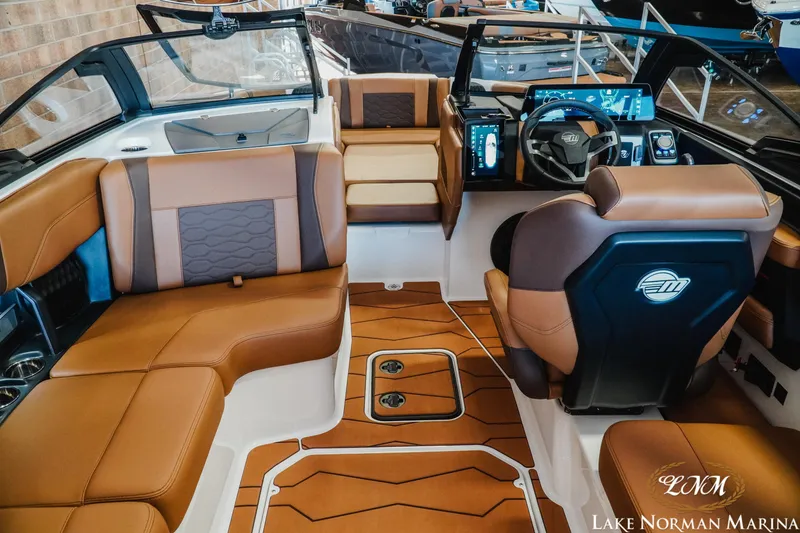 Slide: The Image of Malibu Wakesetter 22 MXZ 2025 - 13