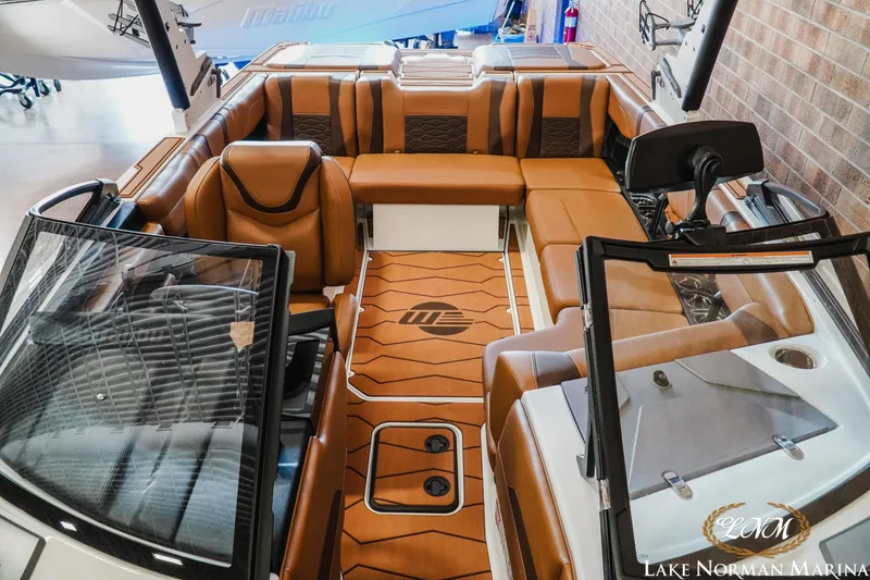 Slide: The Image of Malibu Wakesetter 22 MXZ 2025 - 21