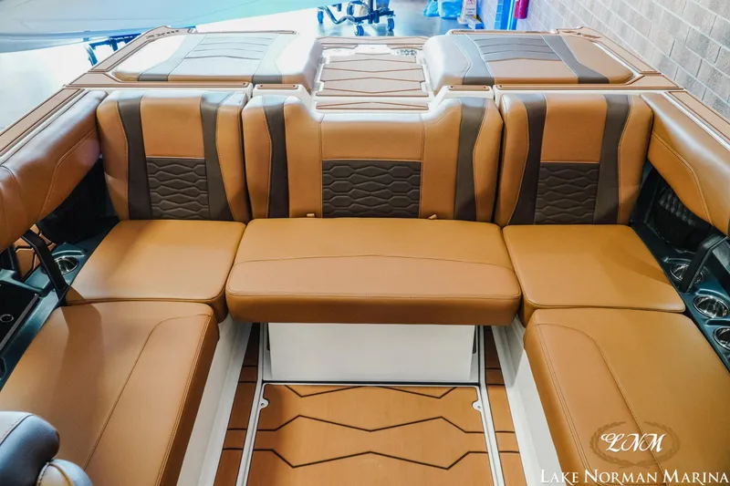 Slide: The Image of Malibu Wakesetter 22 MXZ 2025 - 23