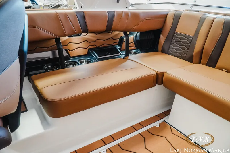 Slide: The Image of Malibu Wakesetter 22 MXZ 2025 - 24