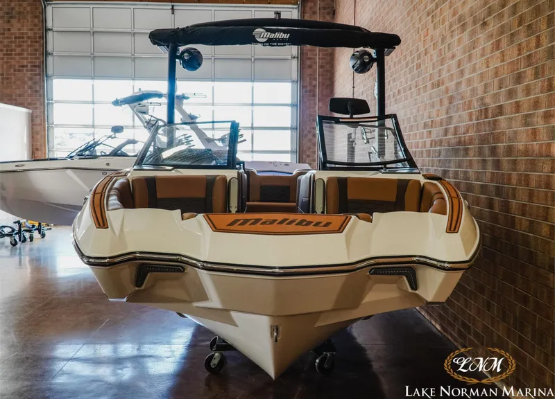 Slide: The Image of Malibu Wakesetter 22 MXZ 2025 - 4