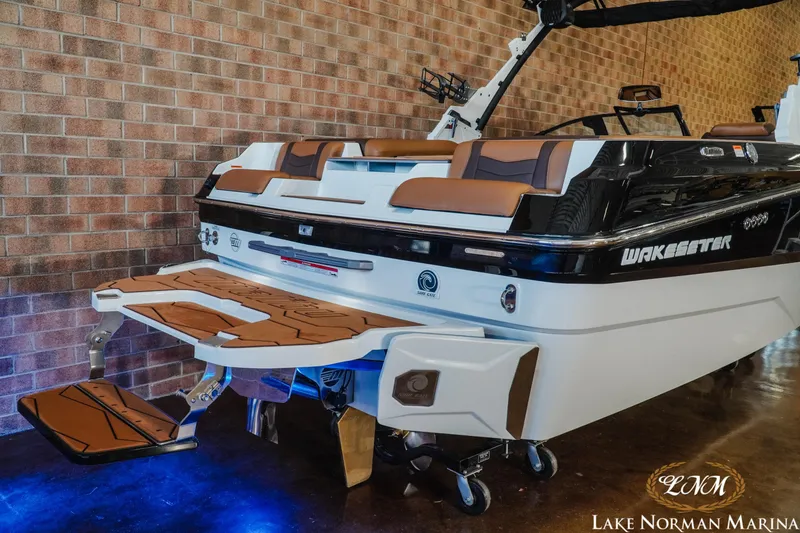 Slide: The Image of Malibu Wakesetter 22 MXZ 2025 - 7