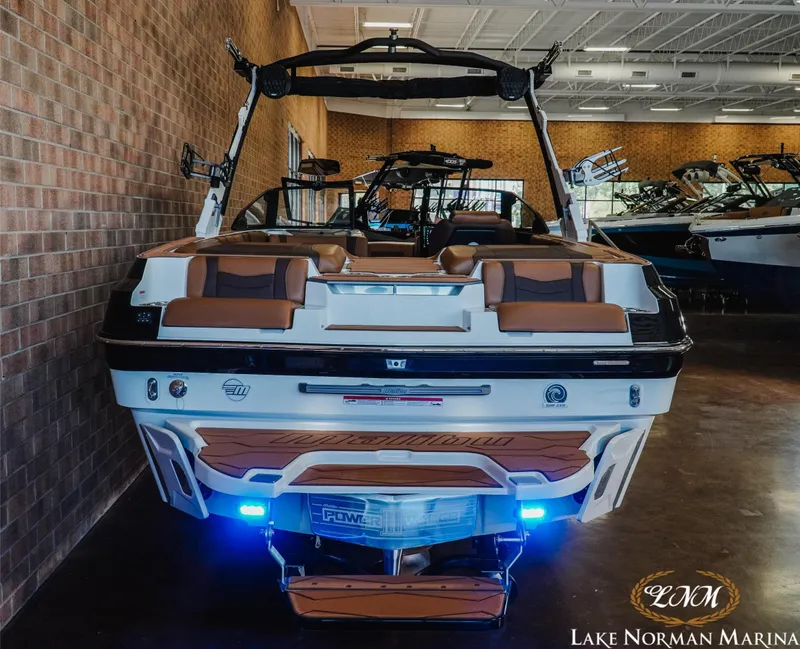 Slide: The Image of Malibu Wakesetter 22 MXZ 2025 - 9