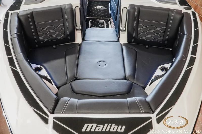 Slide: The Image of Malibu Wakesetter 23 LSV 2025 - 5