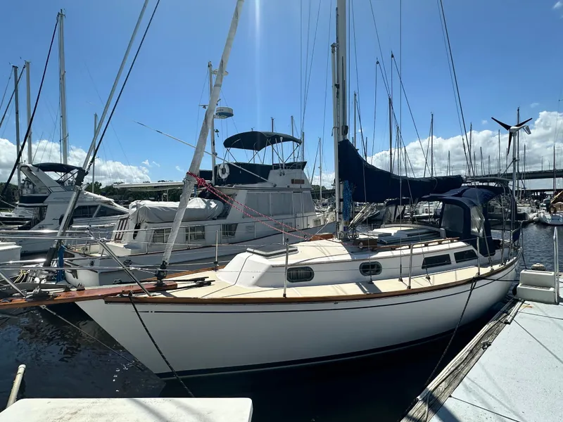 Slide: The Image of Cape Dory 30 MK II 1989 - 1