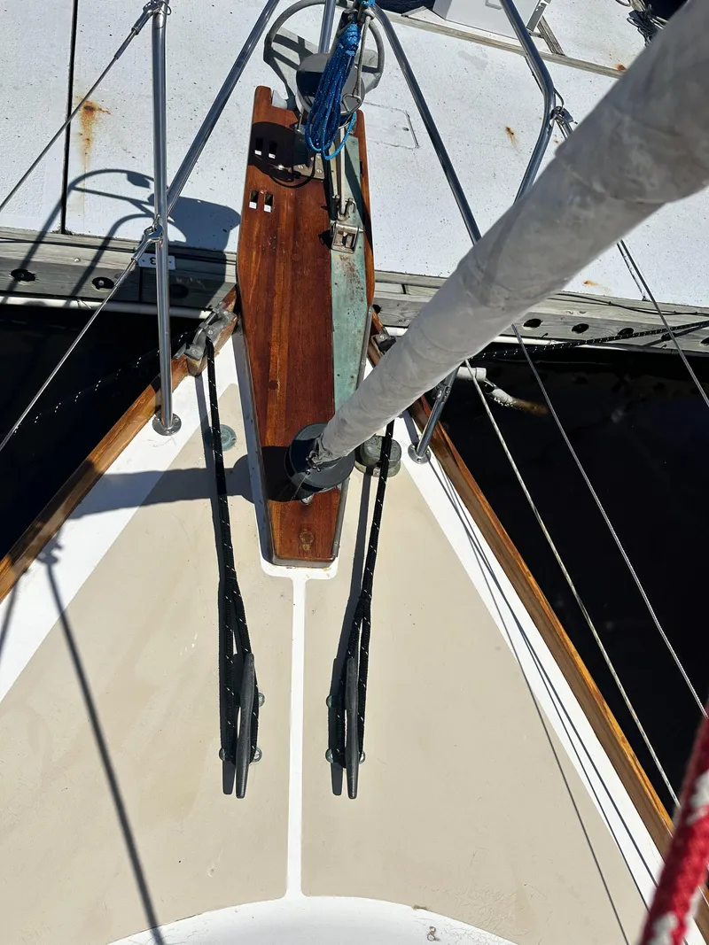 Slide: The Image of Cape Dory 30 MK II 1989 - 12