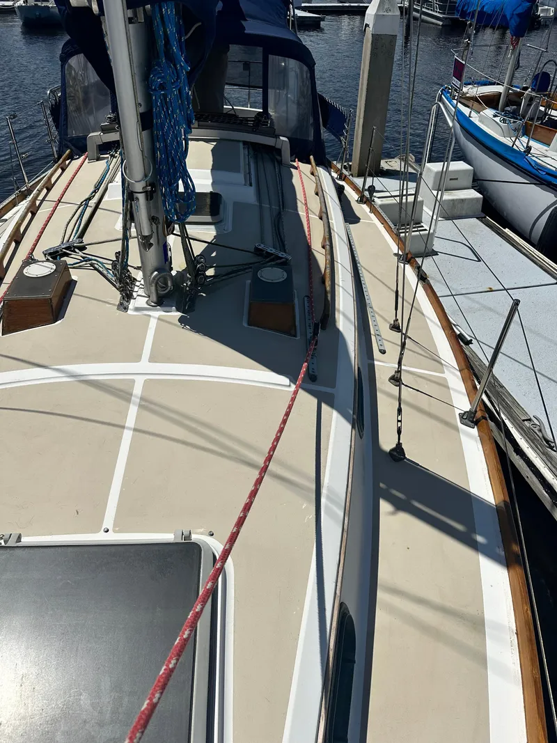 Slide: The Image of Cape Dory 30 MK II 1989 - 13