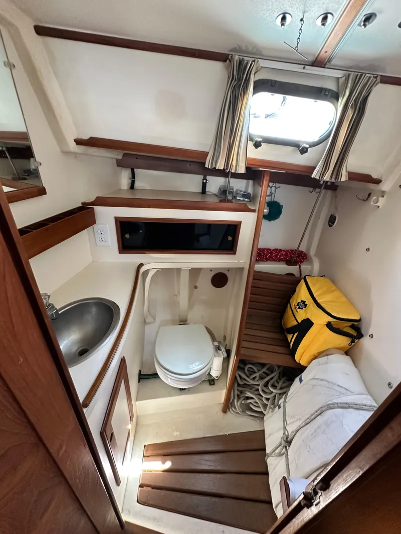 Slide: The Image of Cape Dory 30 MK II 1989 - 30