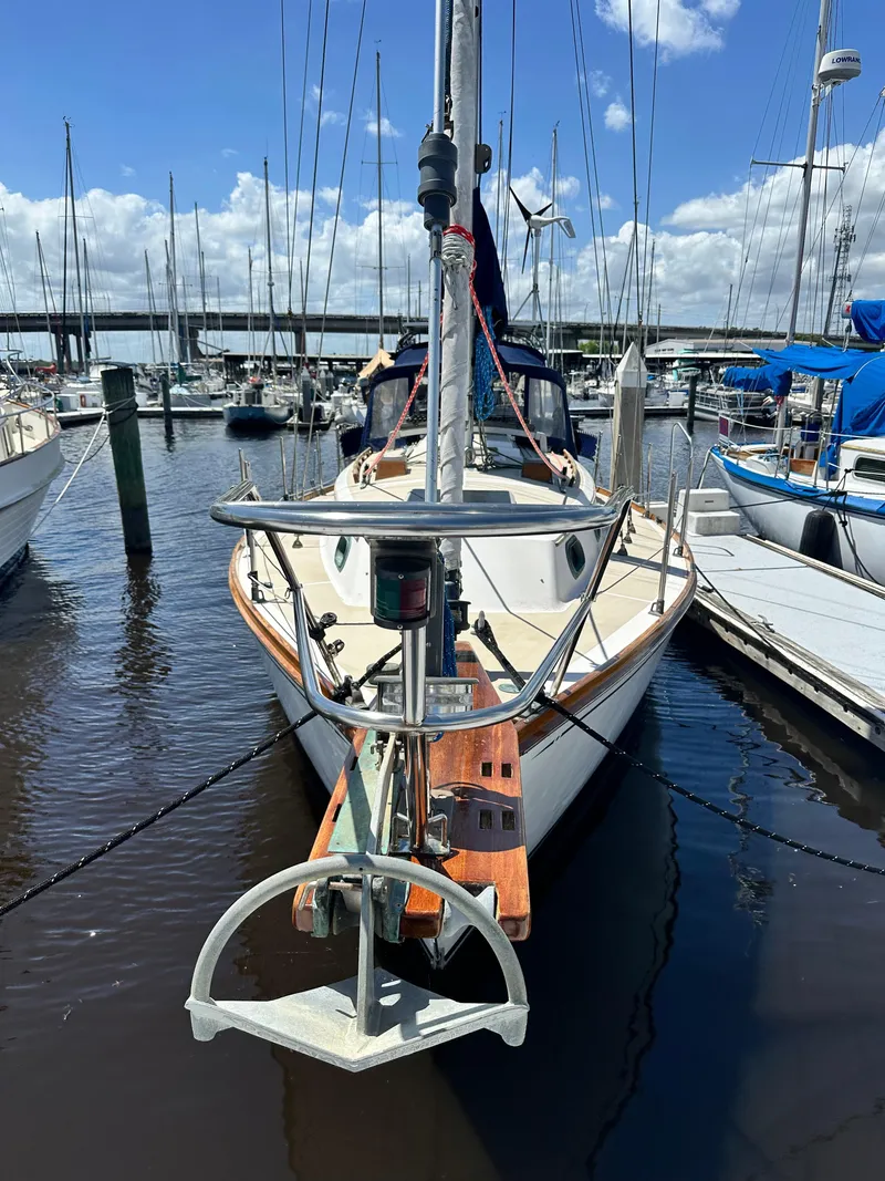 Slide: The Image of Cape Dory 30 MK II 1989 - 5