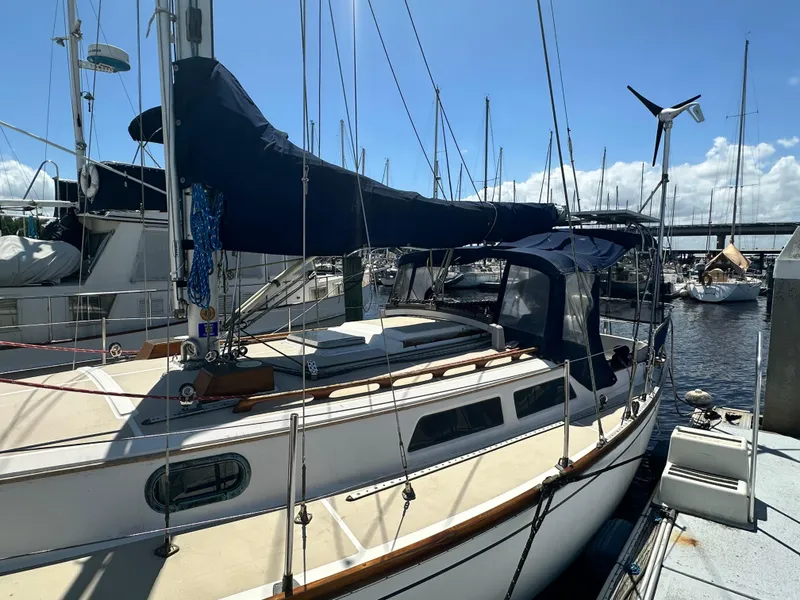 Slide: The Image of Cape Dory 30 MK II 1989 - 6