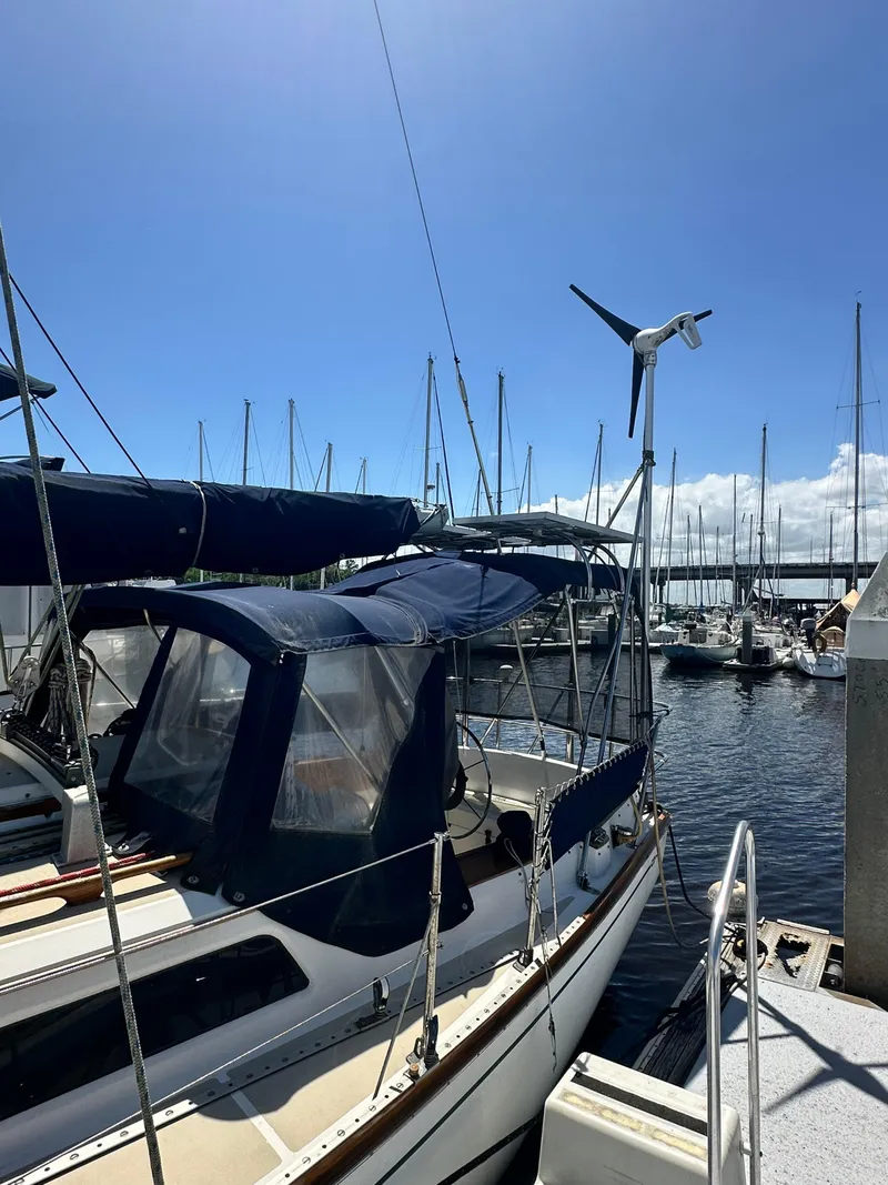 Slide: The Image of Cape Dory 30 MK II 1989 - 7