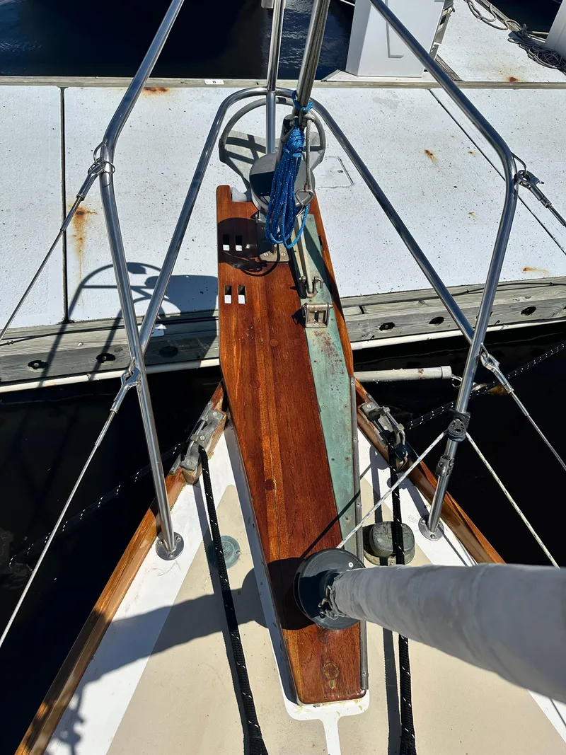 Slide: The Image of Cape Dory 30 MK II 1989 - 9