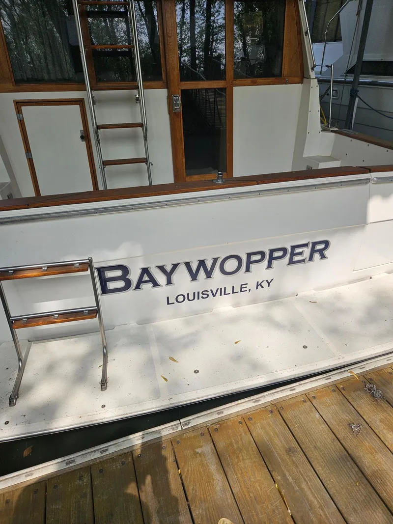 Slide: The Image of Bayliner 3870 Motoryacht 1988 - 27