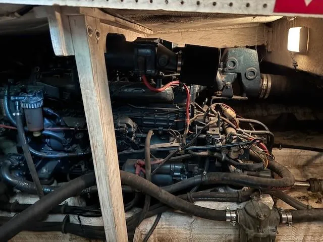 Slide: The Image of Bayliner 3870 Motoryacht 1988 - 29