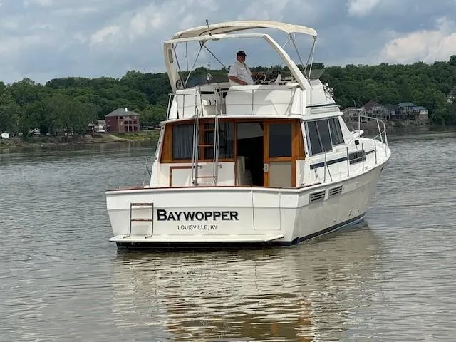 Slide: The Image of Bayliner 3870 Motoryacht 1988 - 3