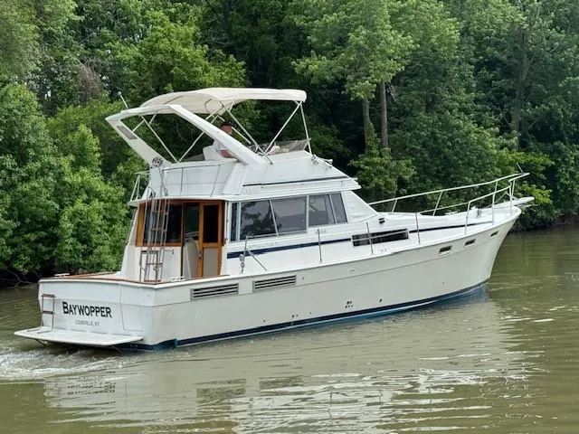 Slide: The Image of Bayliner 3870 Motoryacht 1988 - 4