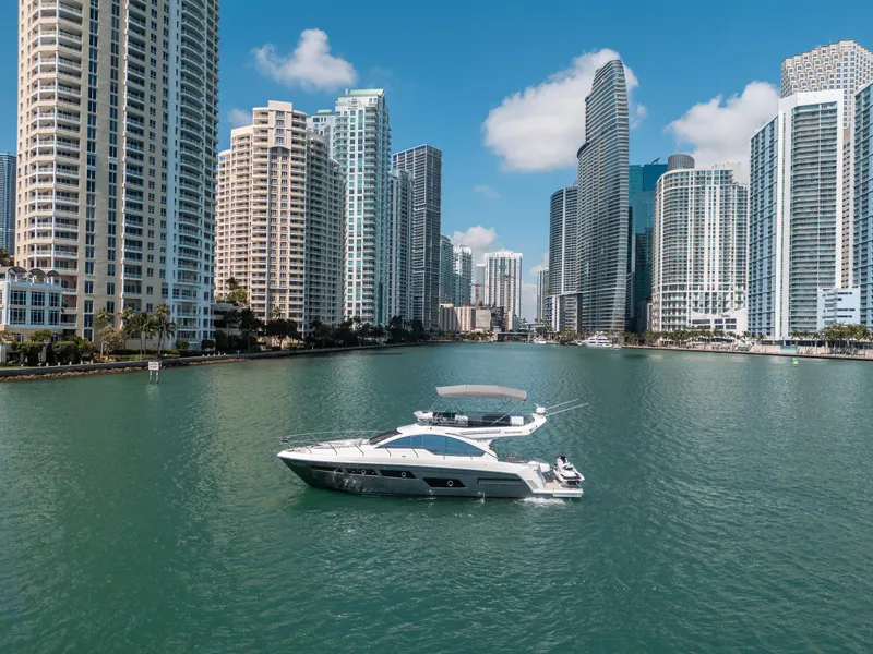 Slide: The Image of Schaefer 510 GT 2022 - 1