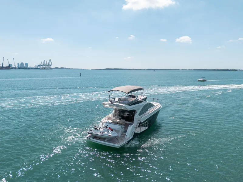 Slide: The Image of Schaefer 510 GT 2022 - 5