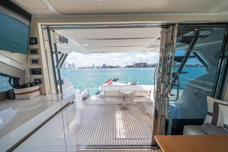 Slide: The Image of Schaefer 510 GT 2022 - 88