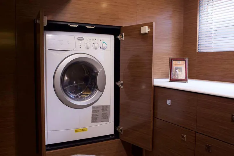 Slide: The Image of 2023-Cruisers-Yachts-46-Cantius-MarineMax - 12