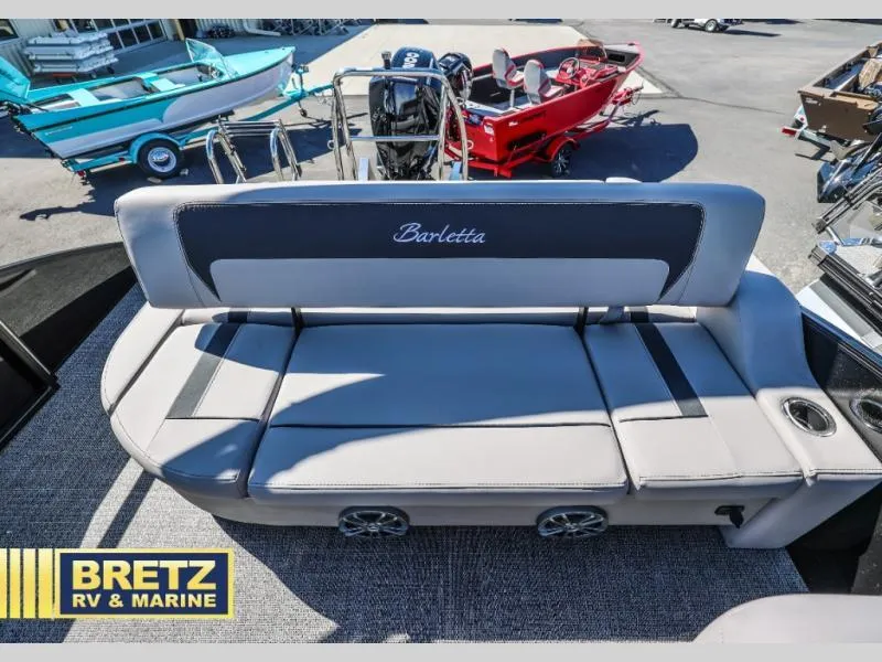 Slide: The Image of Aria A24UC 2025 - 18