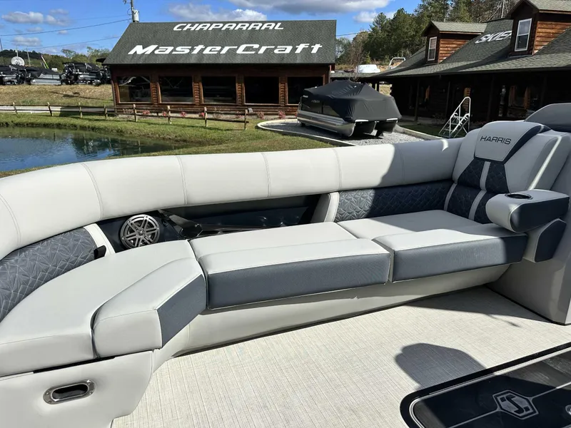 Slide: The Image of Harris GRAND MARINER 250 SLDH 2025 - 17