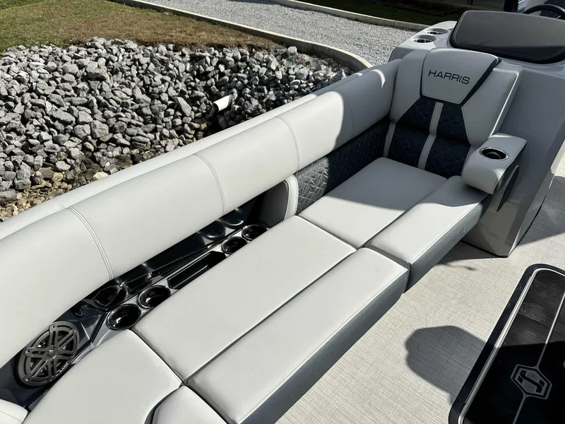 Slide: The Image of Harris GRAND MARINER 250 SLDH 2025 - 18