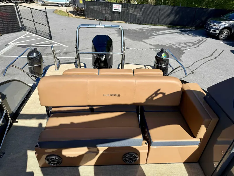 Slide: The Image of Harris Grand Mariner 230 SLDH 2025 - 13