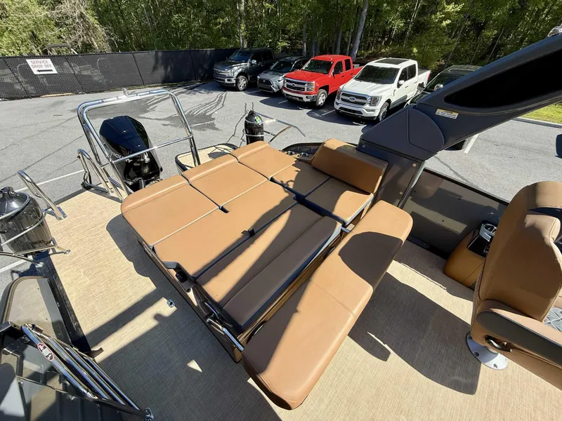 Slide: The Image of Harris Grand Mariner 230 SLDH 2025 - 15