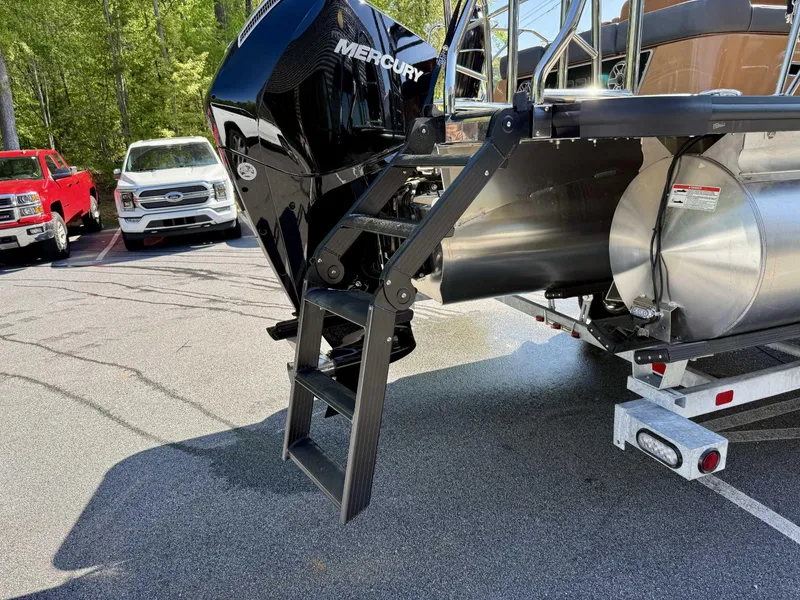 Slide: The Image of Harris Grand Mariner 230 SLDH 2025 - 23