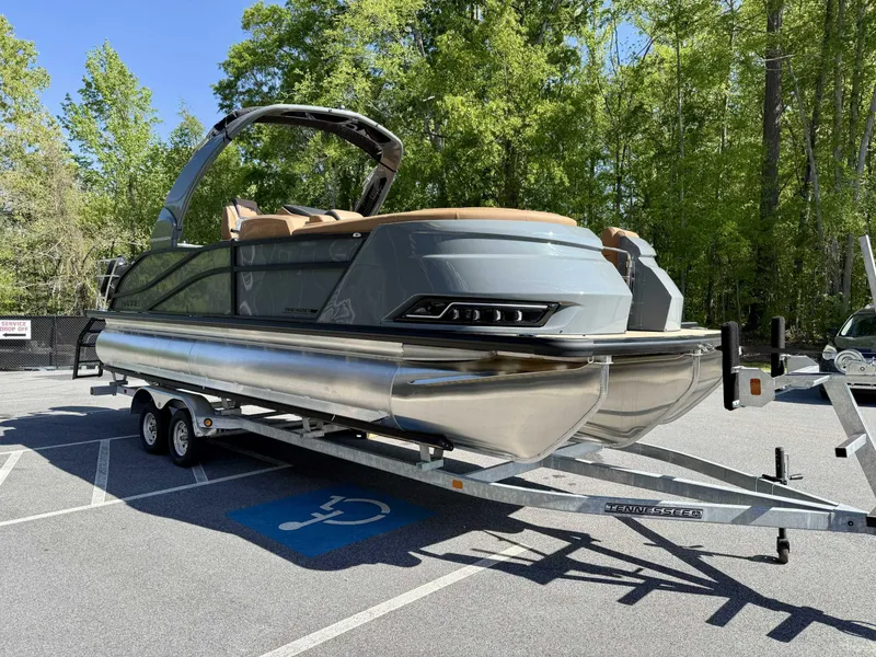 Slide: The Image of Harris Grand Mariner 230 SLDH 2025 - 4