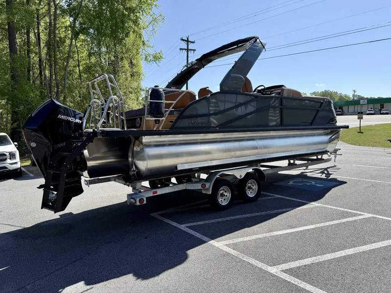 Slide: The Image of Harris Grand Mariner 230 SLDH 2025 - 6