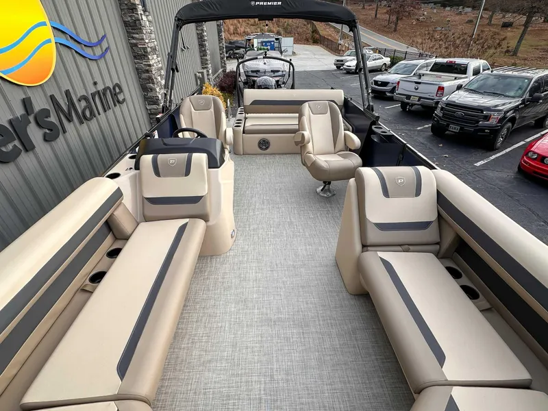 Slide: The Image of Premier 220 SUNSCAPE RL 2025 - 9