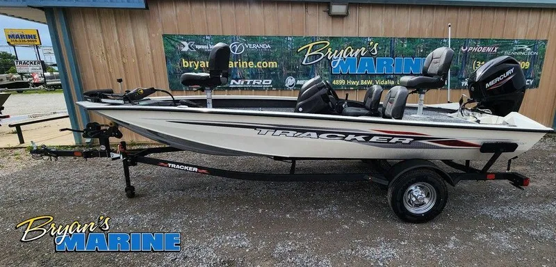 The Image of 2024 Tracker Pro Team 175 TF boat displayed at Bryan's Marine dealership. - 1