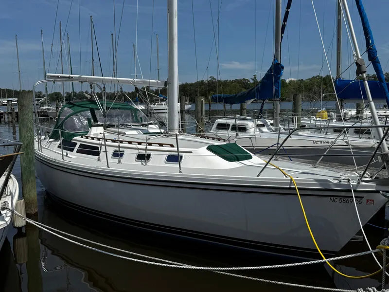 Slide: The Image of 1990 Catalina 34 MK 1.5 - 15